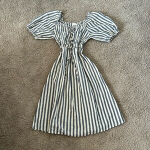 Universal Threads | striped dress | puffy sleeves | POCKETS!!